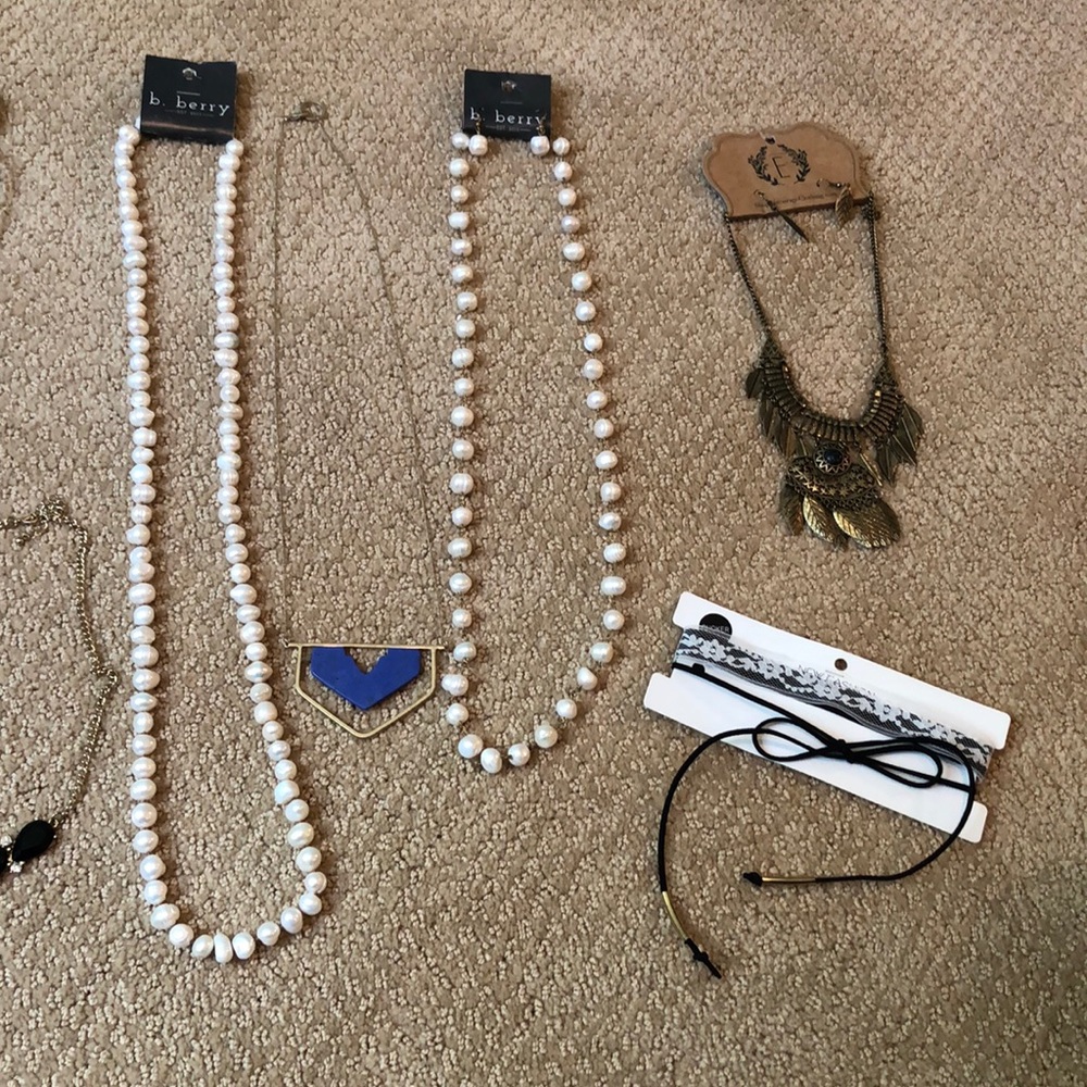 Jewelry bundle - Picture 2 of 8